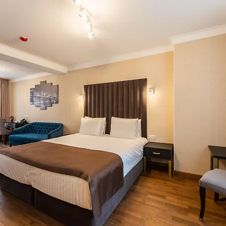 Old Plaza 3*