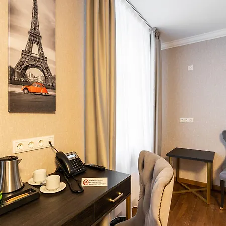 Hotel Old Plaza 3*