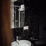 Old Plaza Hotel 3*